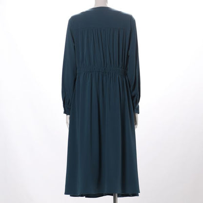 タック入りフロントボタンワンピース