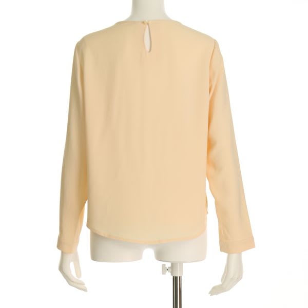 フロントタックブラウス