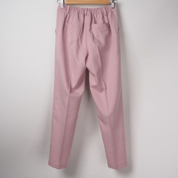 センタープレステーパードパンツ