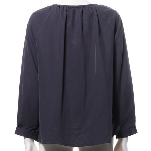 フロントボタンデザインブラウス