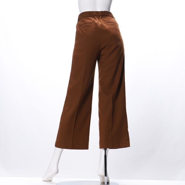 タック入りワイドパンツ