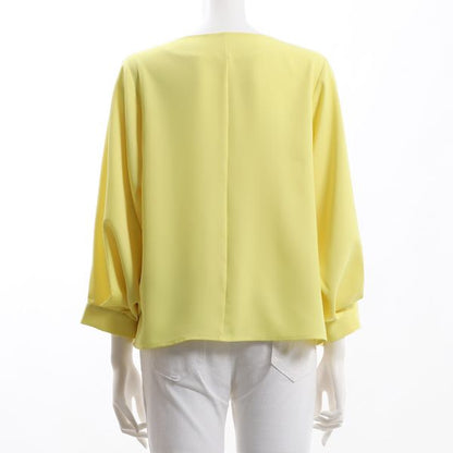 シンプルデザインVネックブラウス