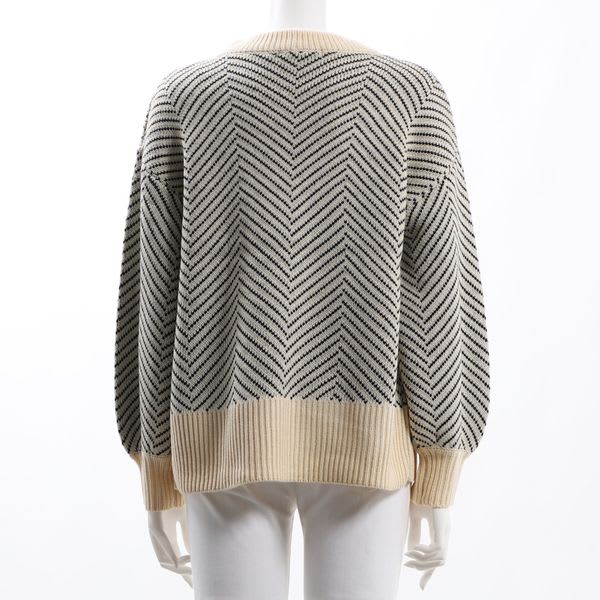 ヘリンボーンニット