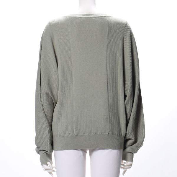 ゆったりお袖ラウンドネックニット