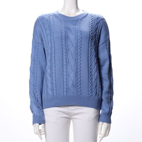 クルーネックケーブルニット