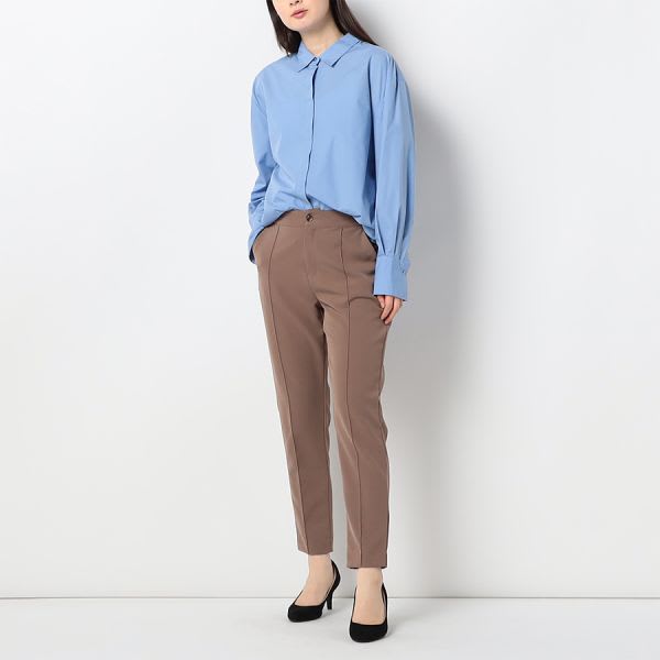 シンプルデザインシャツ