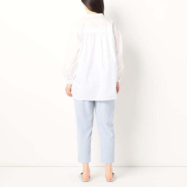 タック入りテーパードパンツ