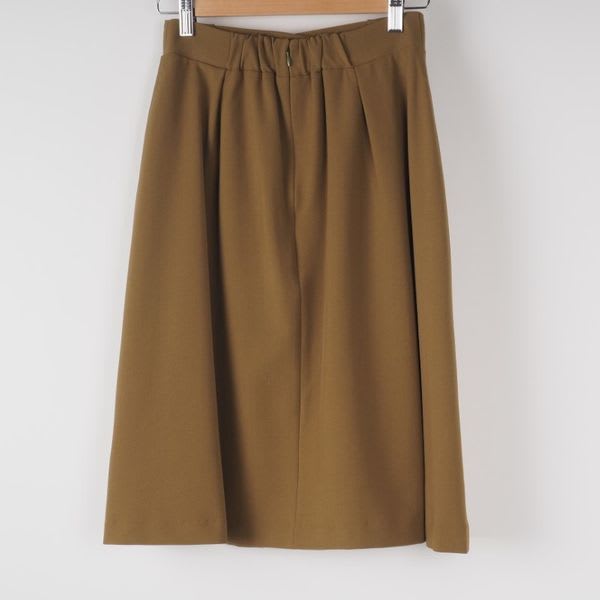 ウエストデザインタック入りフレアスカート