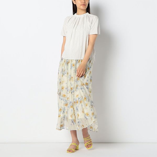 ネックギャザードット柄ブラウス