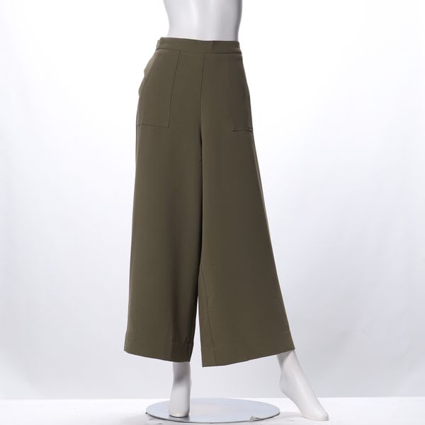 ポケットデザインフレアパンツ