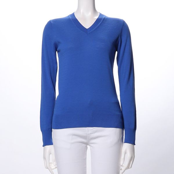 シンプルVネックニット