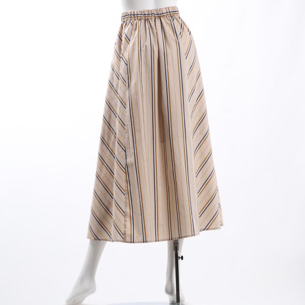 総柄フレアスカート