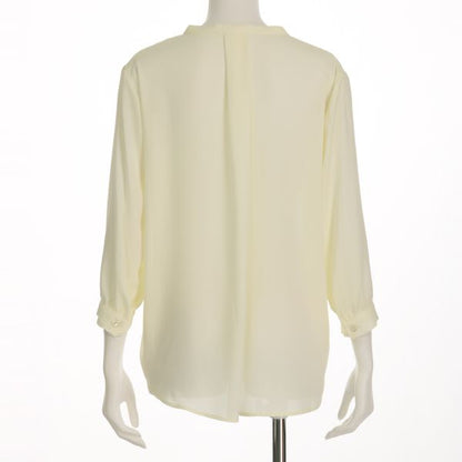 オープンフロントネックブラウス