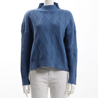 変形編み地オフネックニット