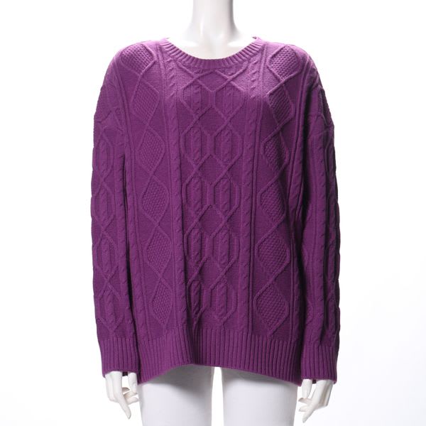 クルーネックケーブル編みニット