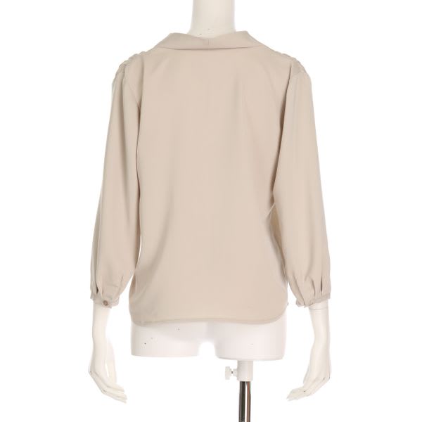 シンプルVネックブラウス