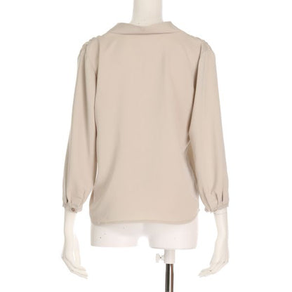 シンプルVネックブラウス