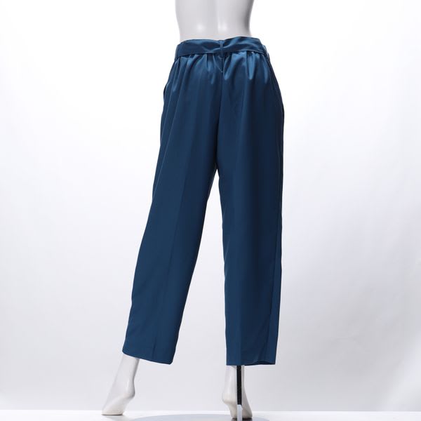 ベルト付き薄手テーパードパンツ