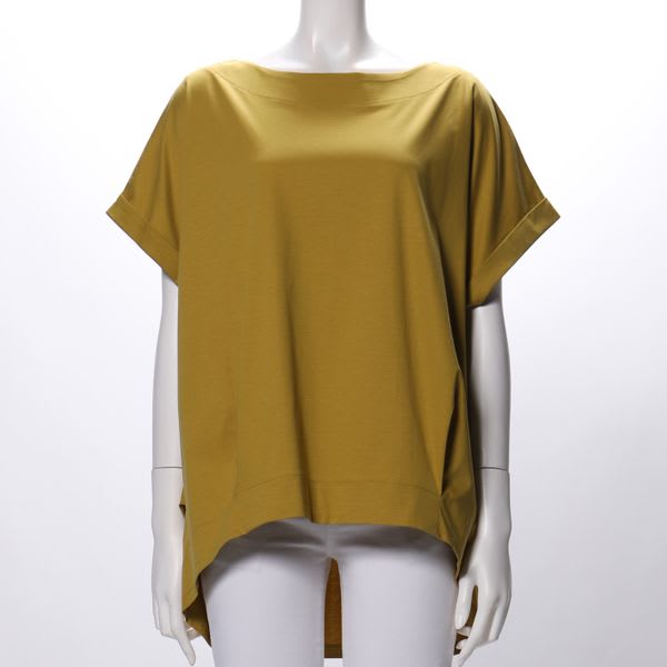 裾タックカットソー