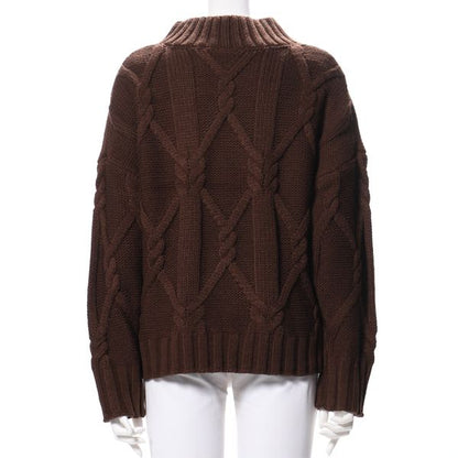 ケーブル編みゆったりニット