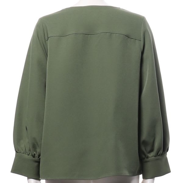 Vネックブラウス