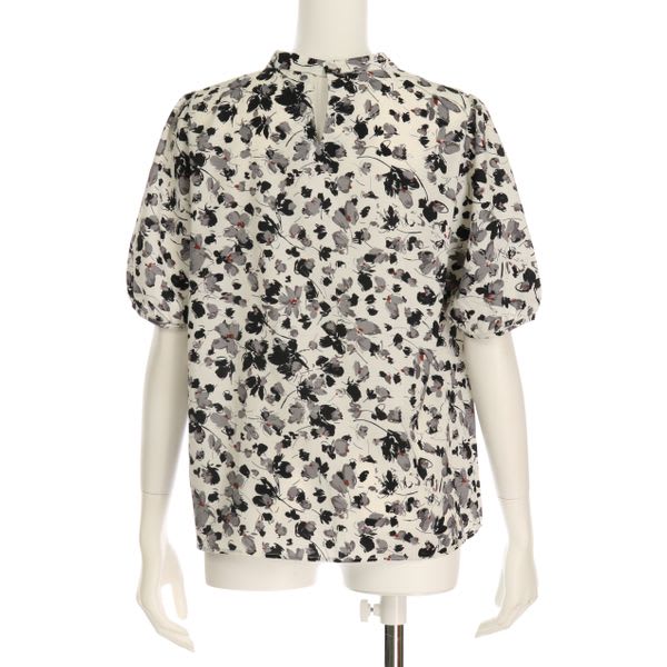 花柄ハイネックブラウス