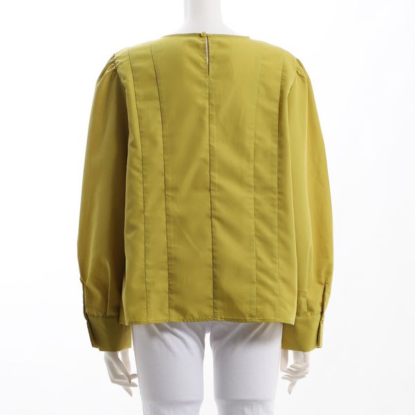 切り替えデザインブラウス