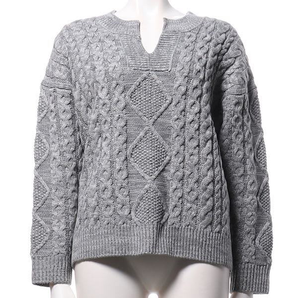 オープンフロントネックケーブル編みニット