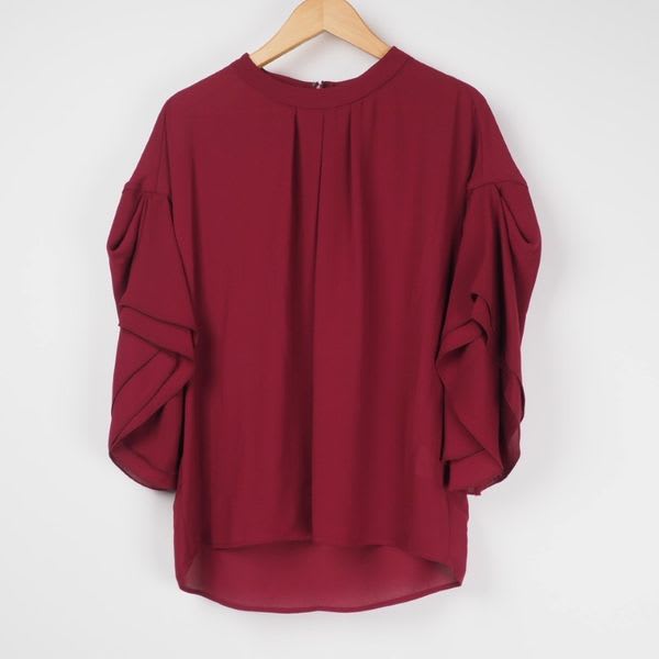 ラッフルデザイン袖ブラウス