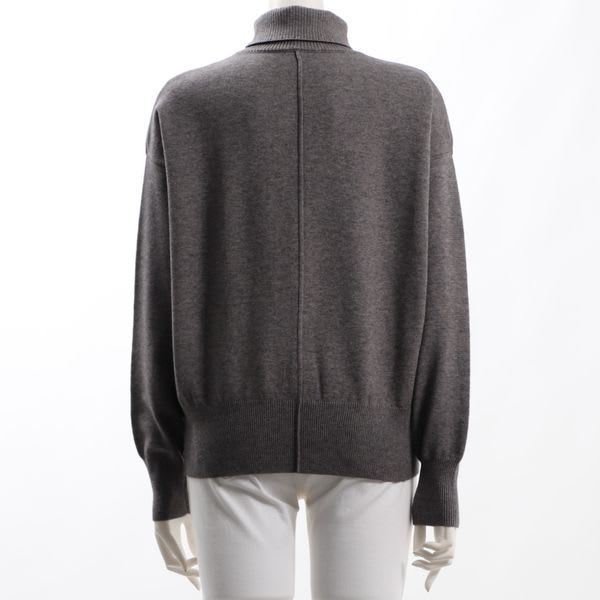 バックシームデザインタートルネックニット