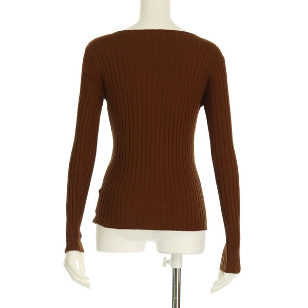 スラッシュドネックリブニットプルオーバー