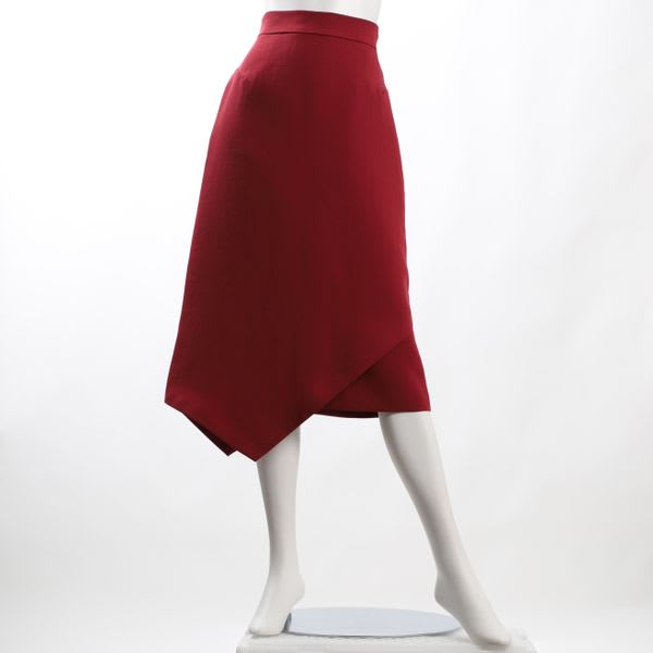 イレギュラーヘムセミタイトスカート