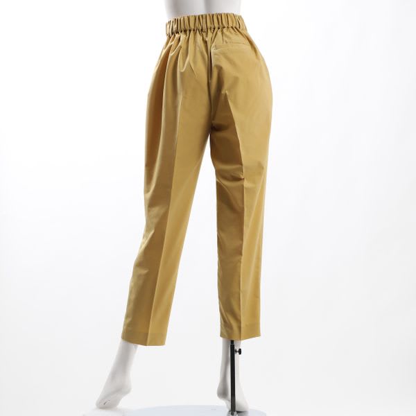 ワンタックテーパードパンツ