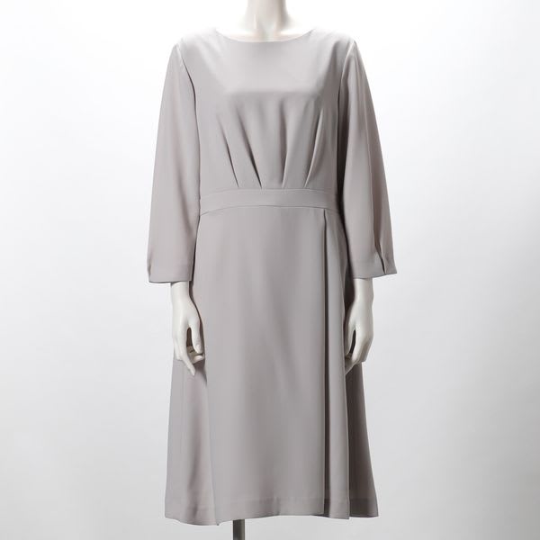 タックデザインワンピース