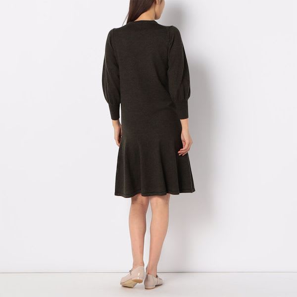 ボリュームスリーブニットワンピース