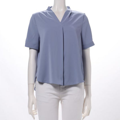 Vラインタックブラウス