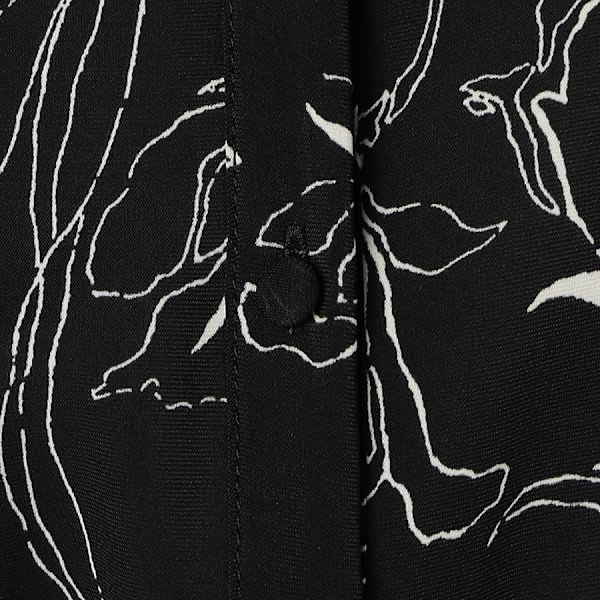 花柄フリルカラーワンピース