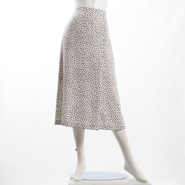 小石柄タック入りAラインスカート