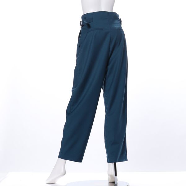 サイドベルトテーパードパンツ