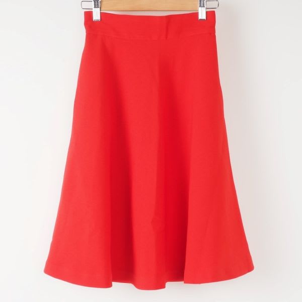 ポケット付きフレアスカート