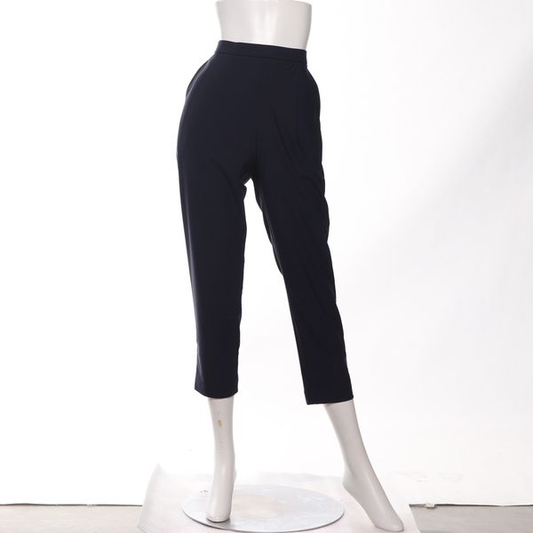 シンプルテーパードパンツ