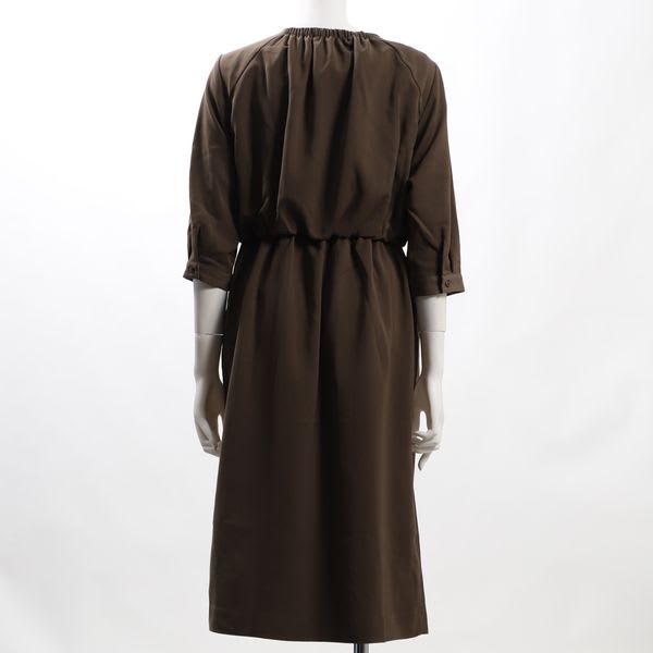 Vネックシンプルワンピース