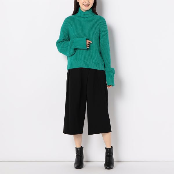 お袖折り返しデザインタートルネックニット