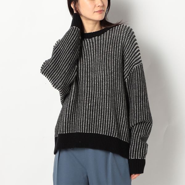 編み柄ニット