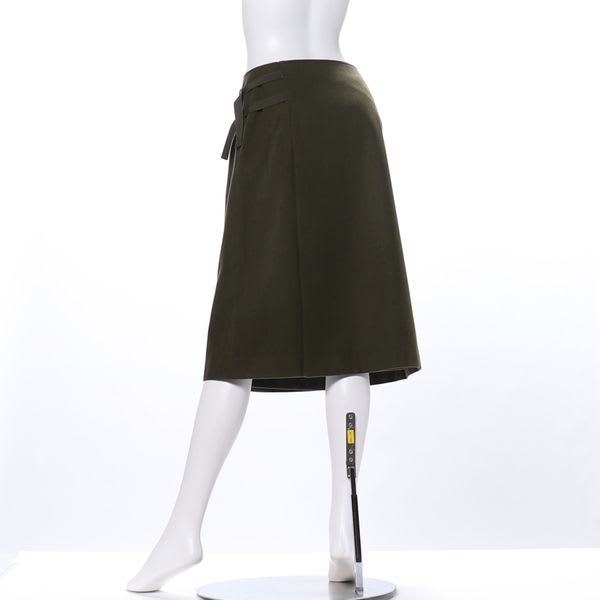 サイドベルトラップ風スカート