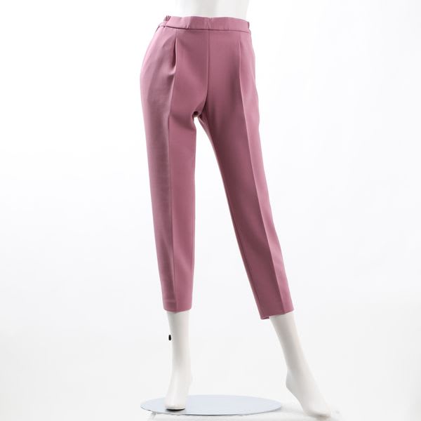 タックデザインテーパードパンツ