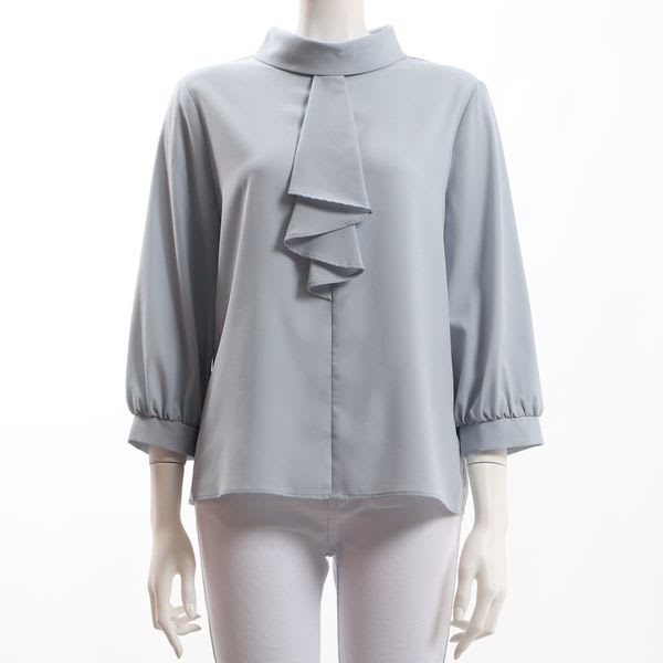 ボウタイ風ブラウス