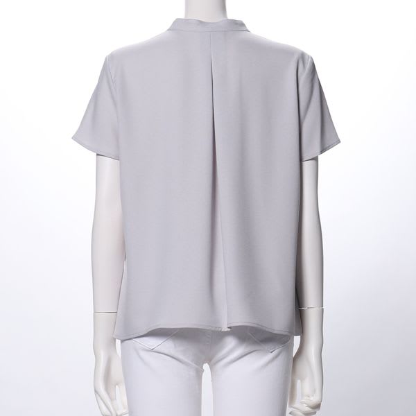 タックデザインブラウス