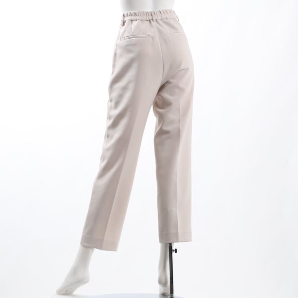 ケーブル編みニット