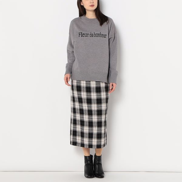 ロゴ入りニット